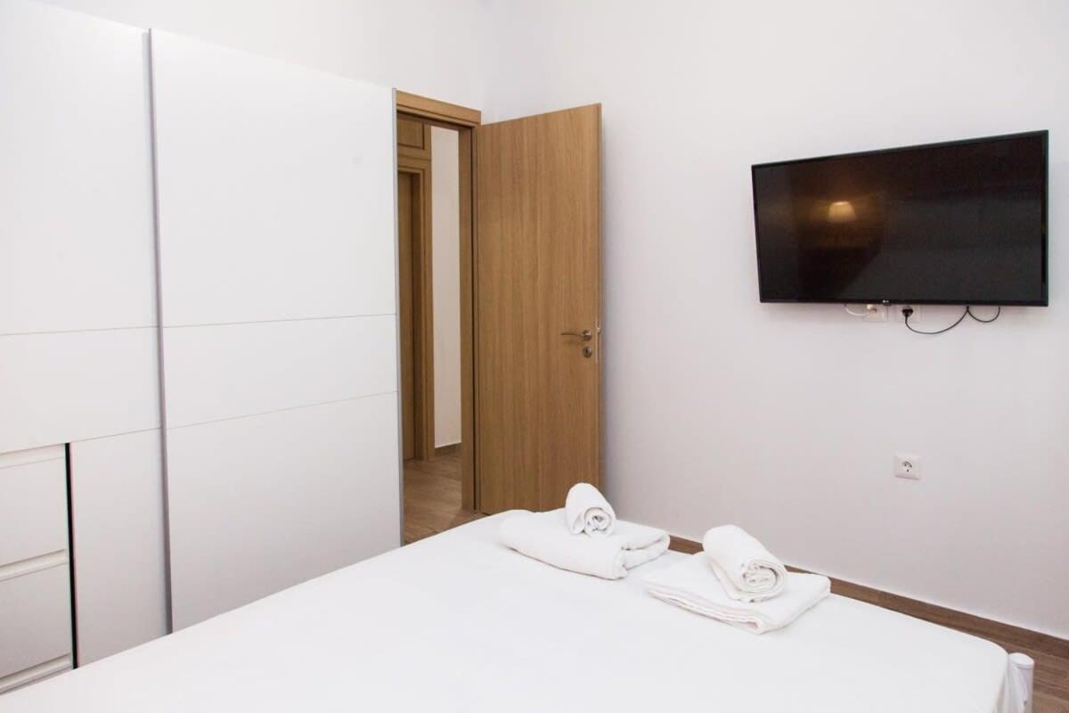 Beautiful New Apartment In Petralona Atenas Exterior foto